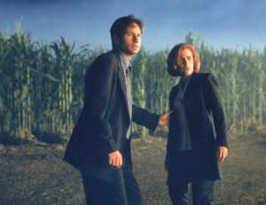 Spiski i kosmici na tajemniczy wieczór – kultowe „Z archiwum X: Pokonać przyszłość” w Zoom TV